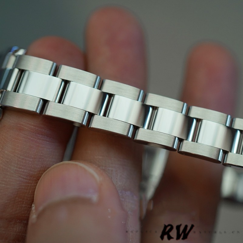 Rolex Datejust 179160 Oyster Bracelet Sunbeam Black Roman Dial 26MM Lady Replica Watch