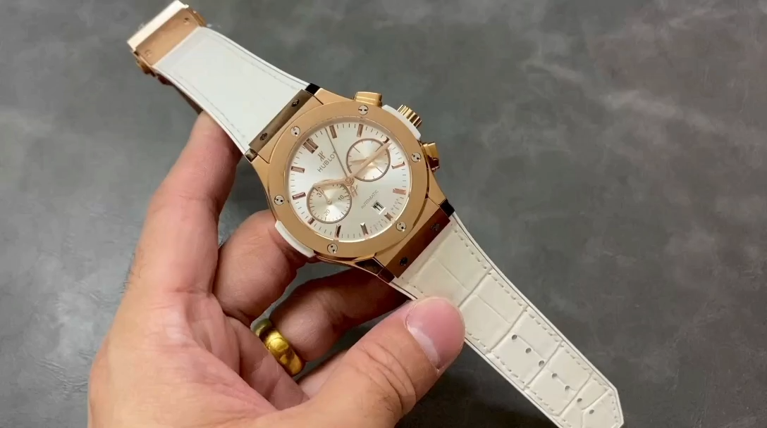 Hublot Classic Fusion 521.NX.1170.RX 45MM Mens