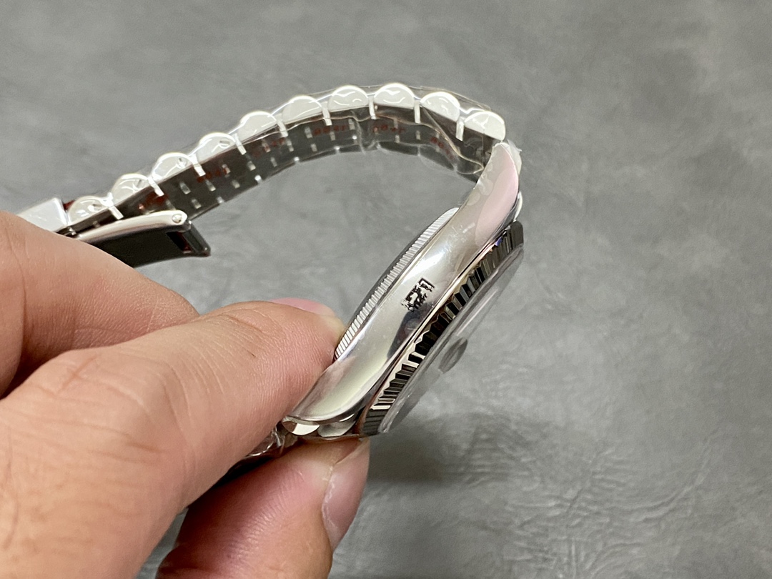 Rolex Datejust 36mm Fluted Bezel Green Palm Index Dial Jubilee 126234 0047