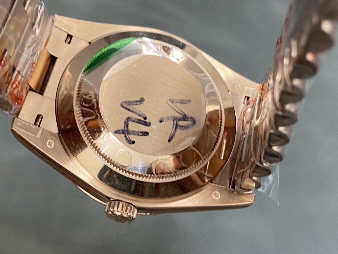 Rolex Day Date 40 18k Everose Gold Olive Green Dial m228235 0025 40mm