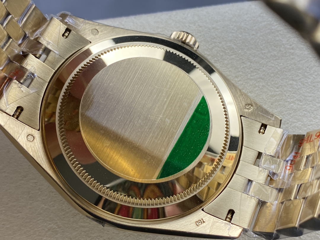 Rolex Sky-Dweller m336938-0004 Yellow Gold Champagne Dial 42mm Mens Replica Watch