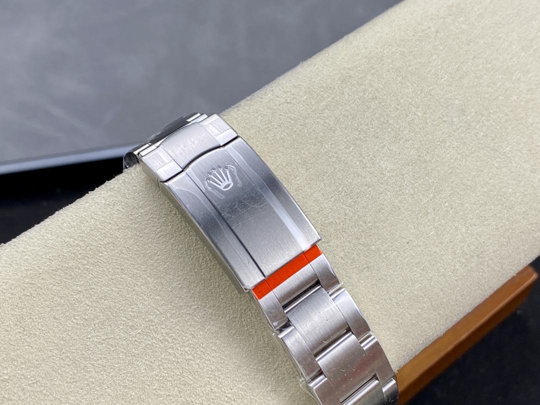 Rolex Oyster Perpetual 36 Oystersteel 126000 0002