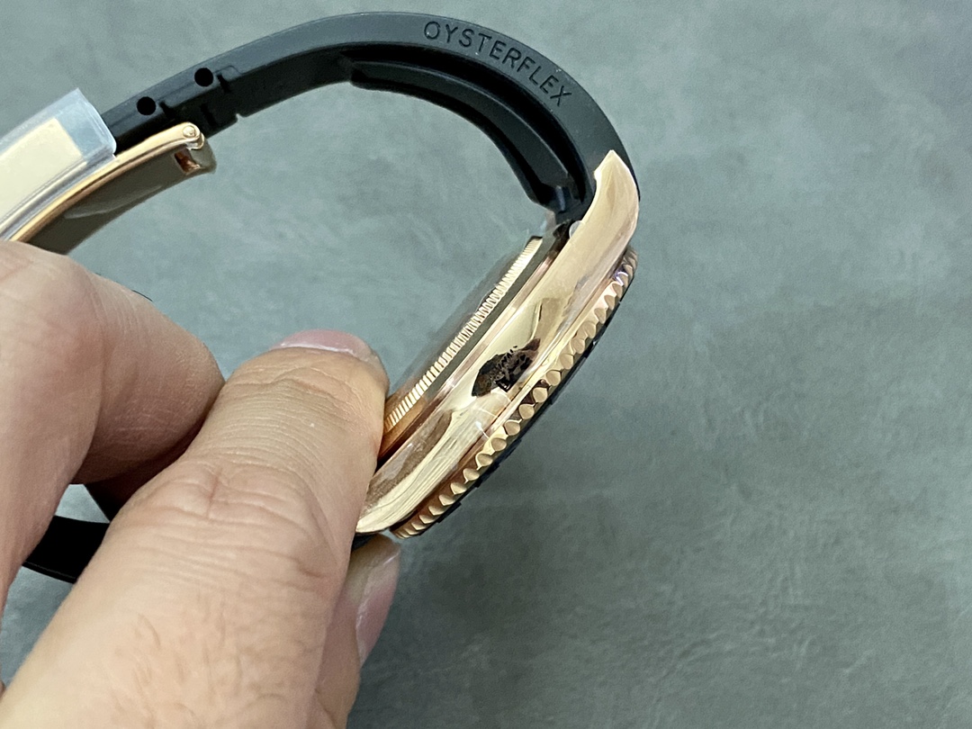 Rolex Yacht-Master II 126655 Diamond Pave Dial Rose Gold 40mm Mens Replica Watch