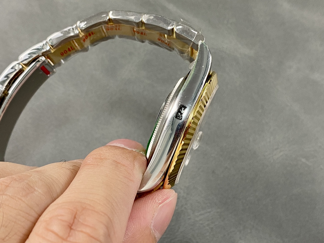 Rolex Datejust 126233 White MOP Diamond Dial 36MM Unisex Replica Watch