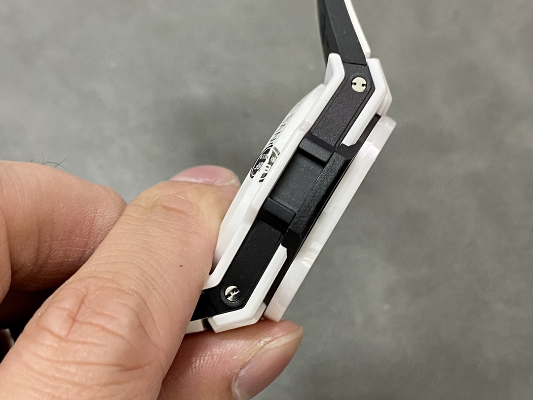 Hublot Big Bang Unico White Ceramic 411.HX.1171.RX