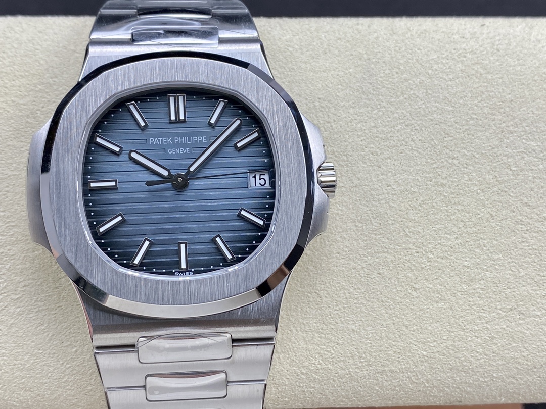Replica Patek Philippe Nautilus 5711 1A Blue Dial 40mm Mens Watch