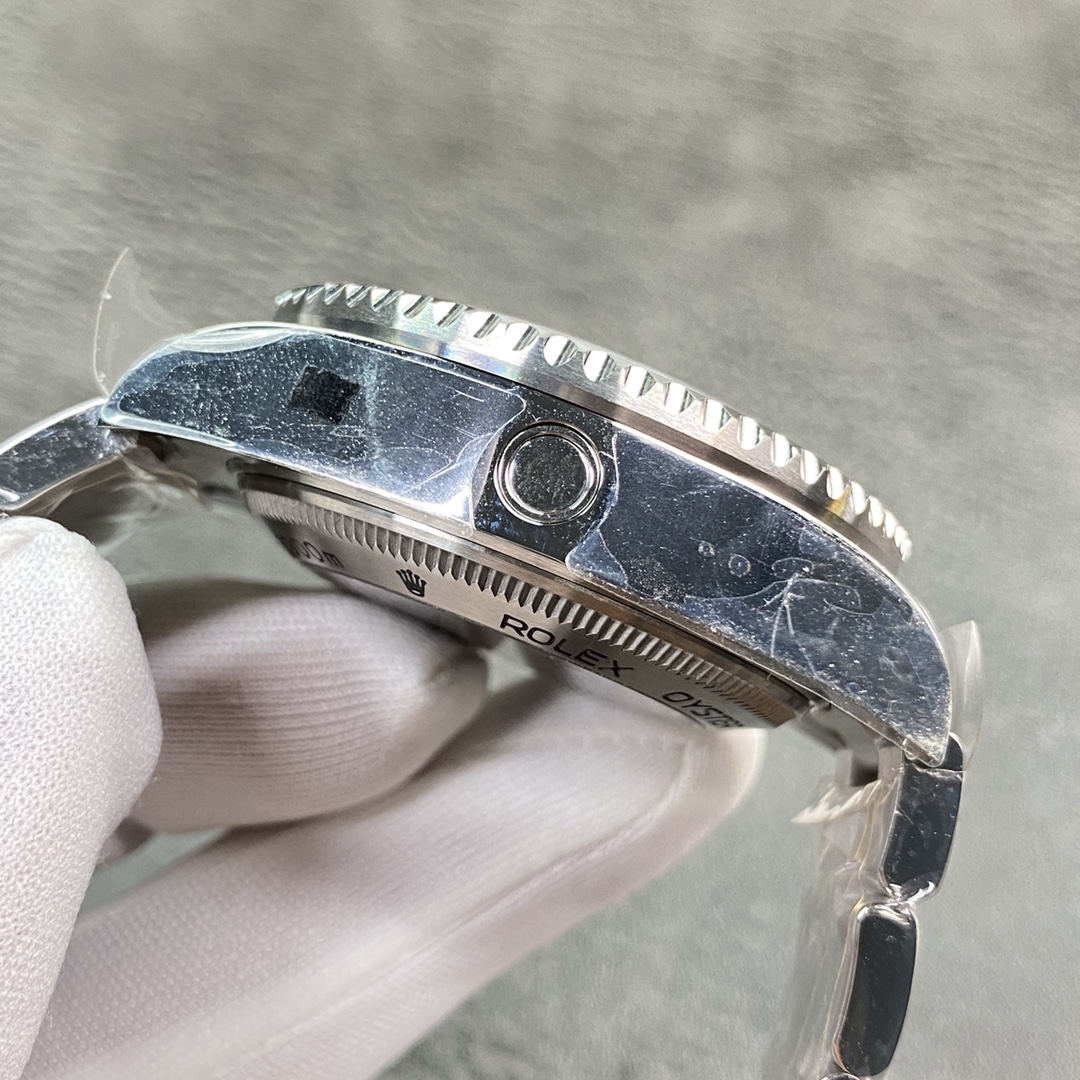 Rolex Sea-Dweller Deepsea 116660 Stainless Steel D-Blue Dial 44MM Mens Replica Watch