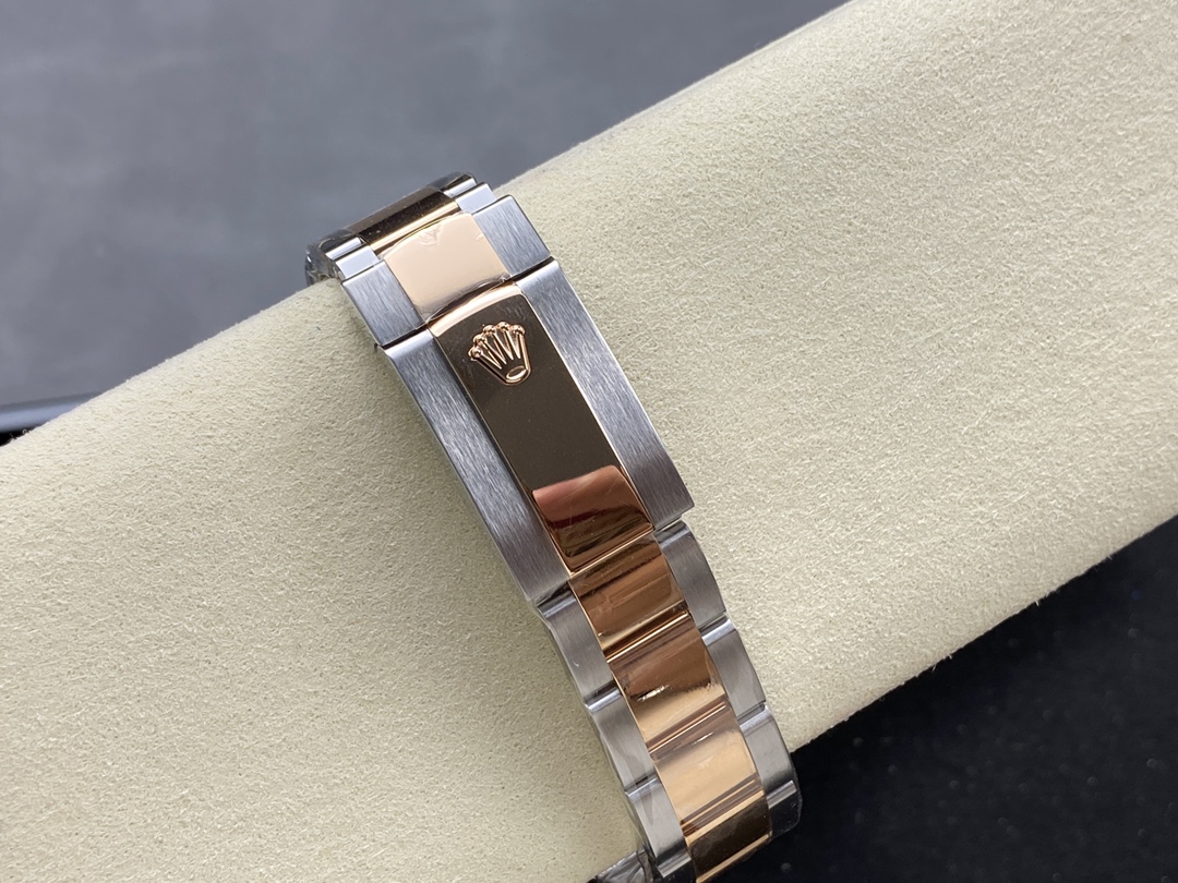 Rolex Datejust 41 Everose Gold Black Dial Oyster Bracelet 126331