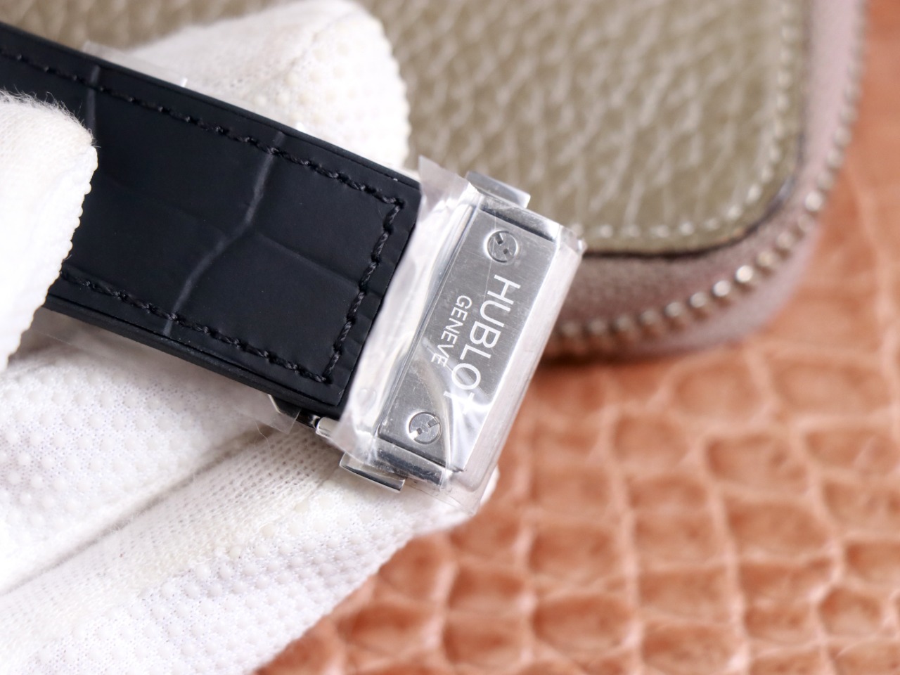 Hublot Classic Fusion Skull Titanium Full Pave 511.NX.9000.LR.1704.SKULL 45mm