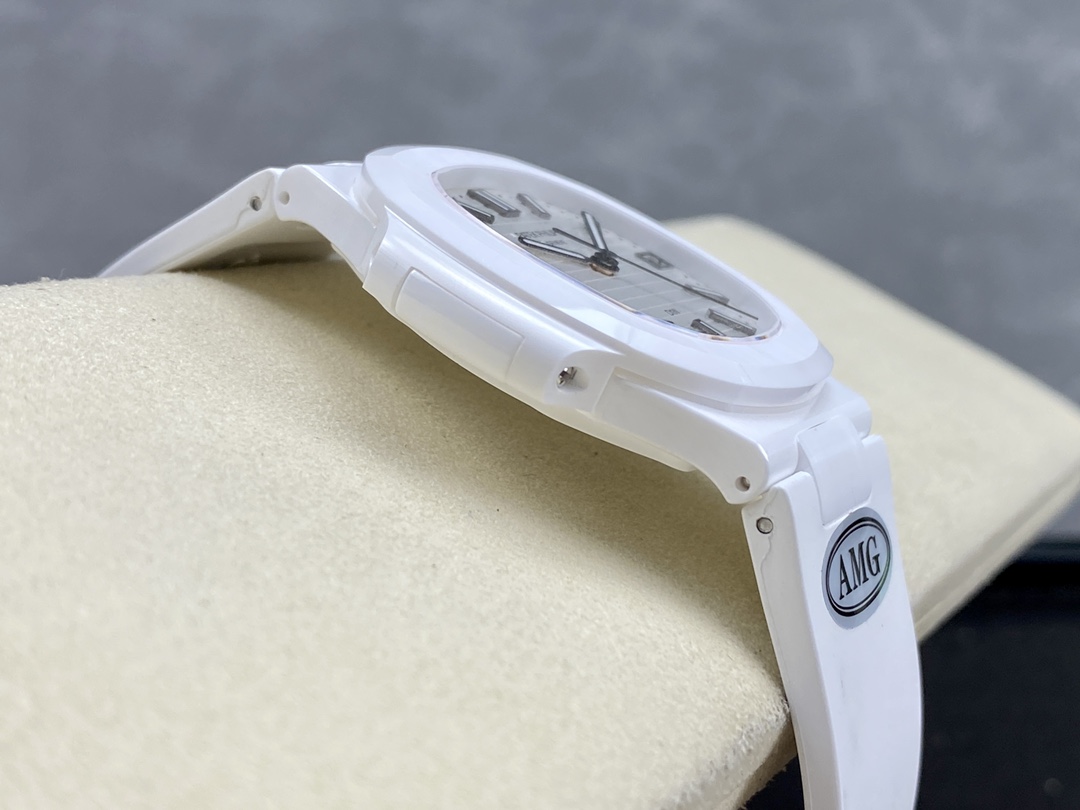 Patek Philippe Nautilus White Dial 5711 40MM Replica Watch