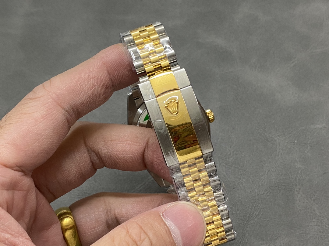 Rolex Datejust 126233 Champagne Jubilee Dial Fluted Bezel 36MM Unisex Replica Watch