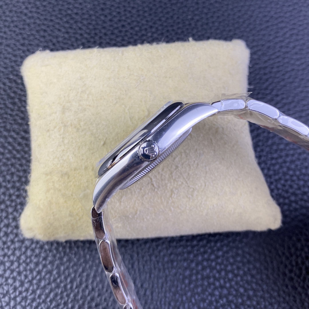 Rolex Oyster Perpetual 36 Oystersteel 126000 0001 Women's Watch