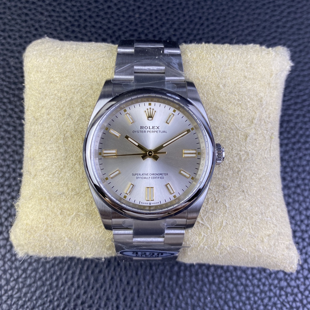 Rolex Oyster Perpetual 36 Oystersteel 126000 0001 Women's Watch