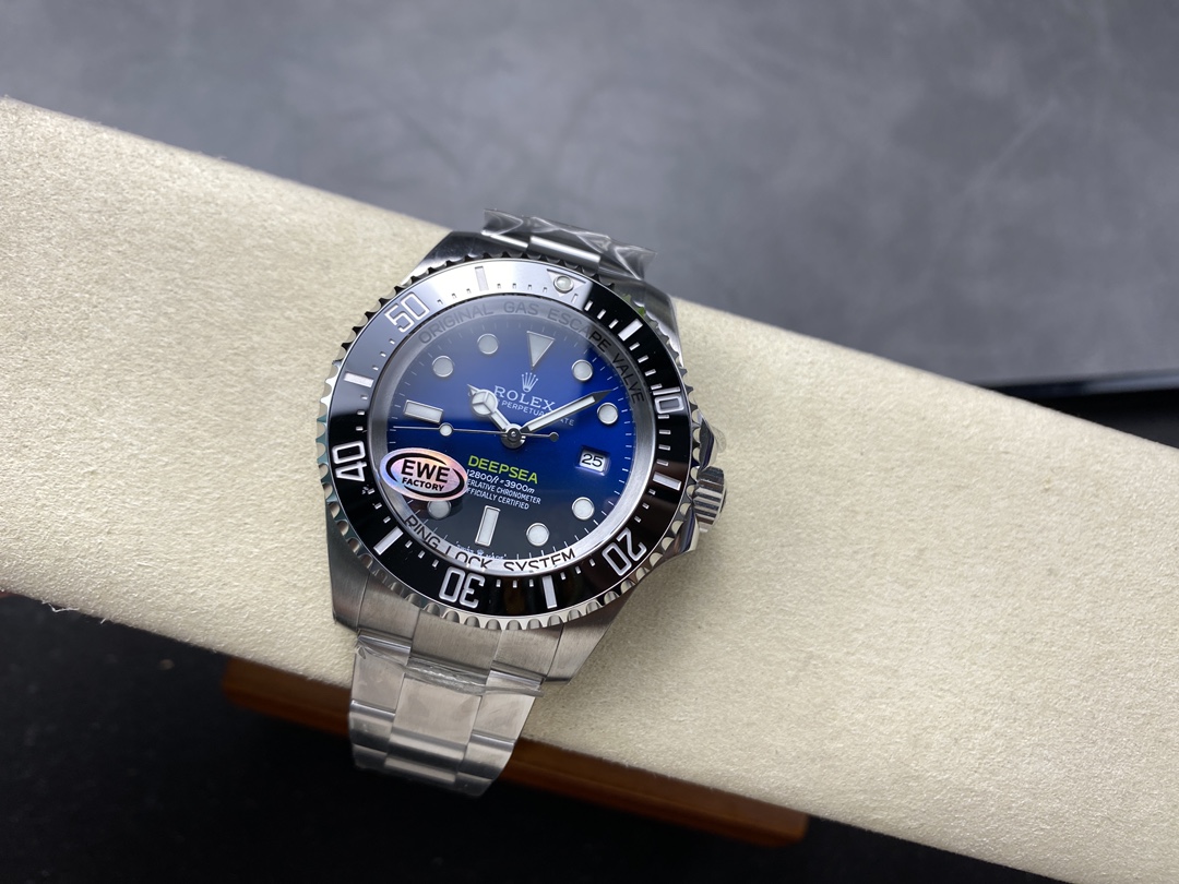 Rolex Sea-Dweller Deepsea 136660 0005 Stainless Steel Black Blue Dial 44MM Mens Replica Watch
