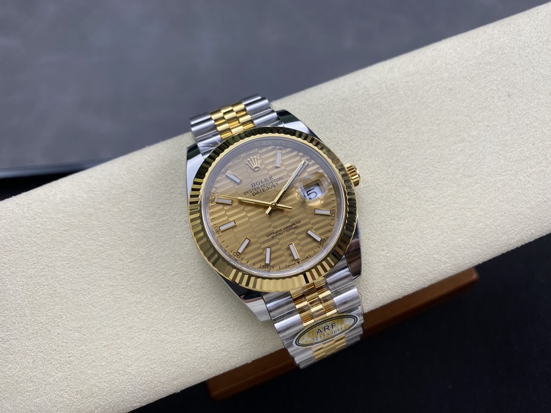 Rolex Datejust 41 126333 Golden Fluted Motif Champagne Dial