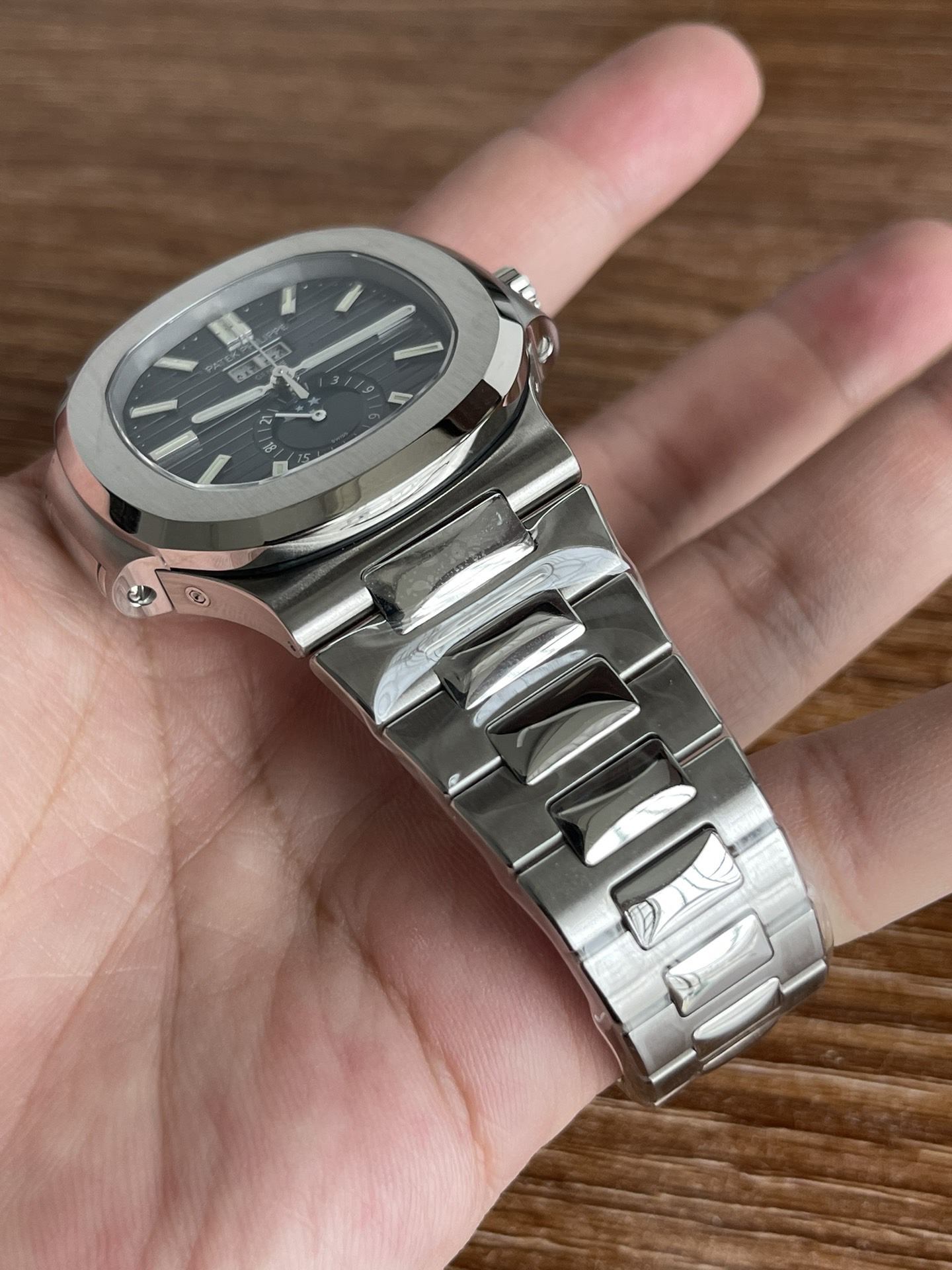 Patek Philippe Nautilus Annual Calendar 5726 1A 001