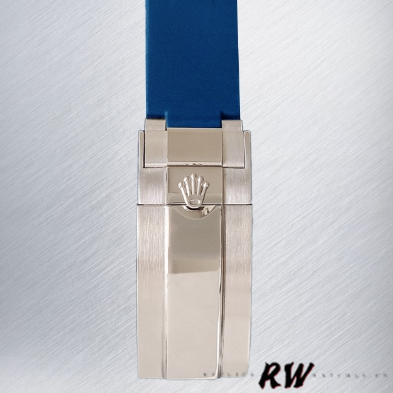 Rolex Submariner 116610 Blue Dial Blue Rubber strap 40mm Mens Replica Watch