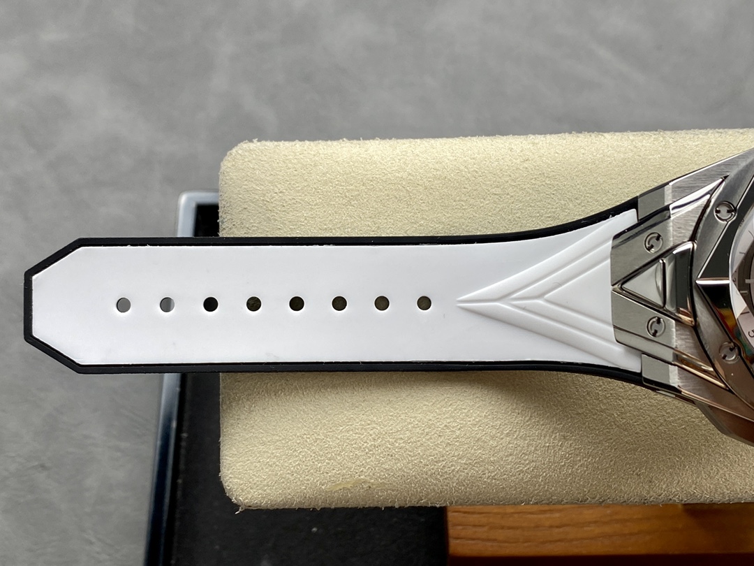 418.NX.2001.RX.1604.MXM20 Hublot Big Bang Titanium