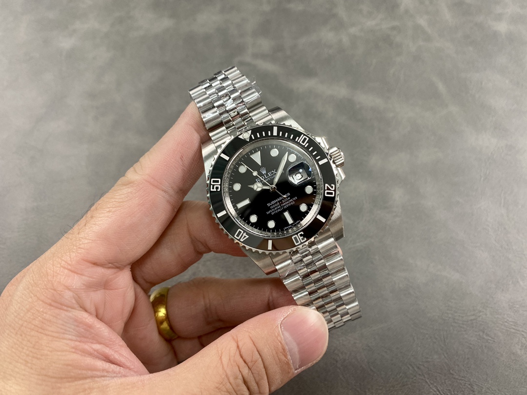 Rolex Submariner 41 Black Dial Fluted Bezel Jubilee 126610LN Men's Watch