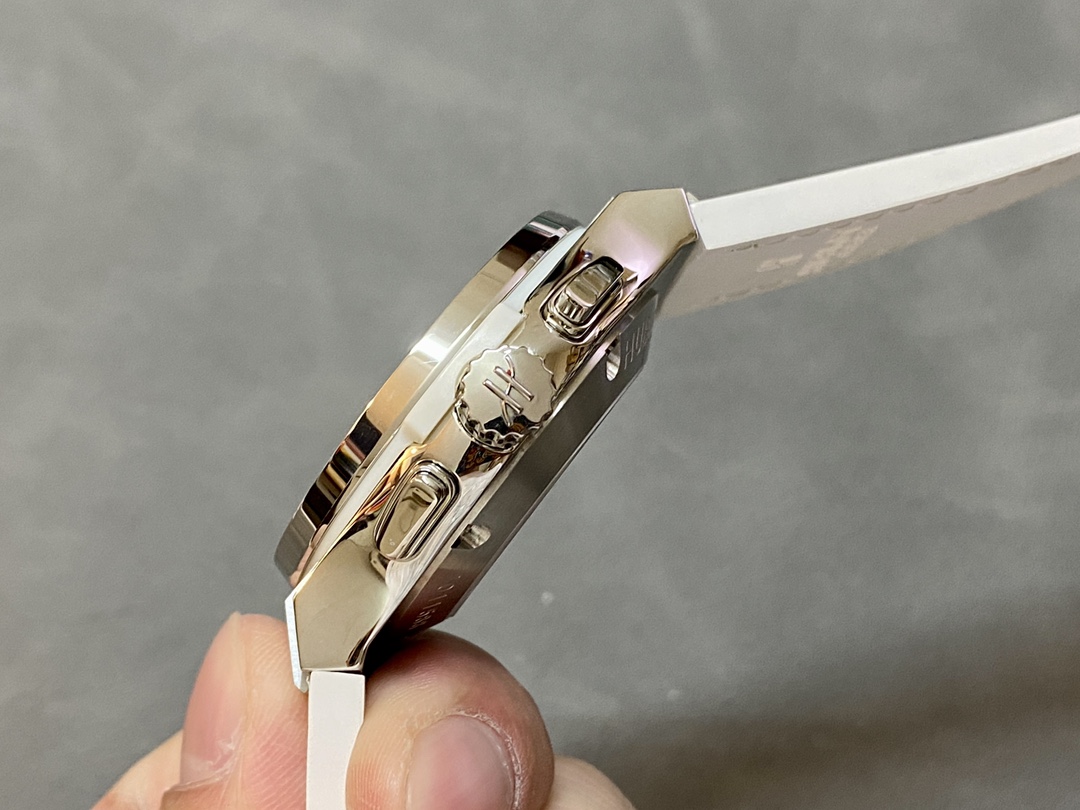 Hublot Classic Fusion 521.NX.7071.LR 45MM Mens