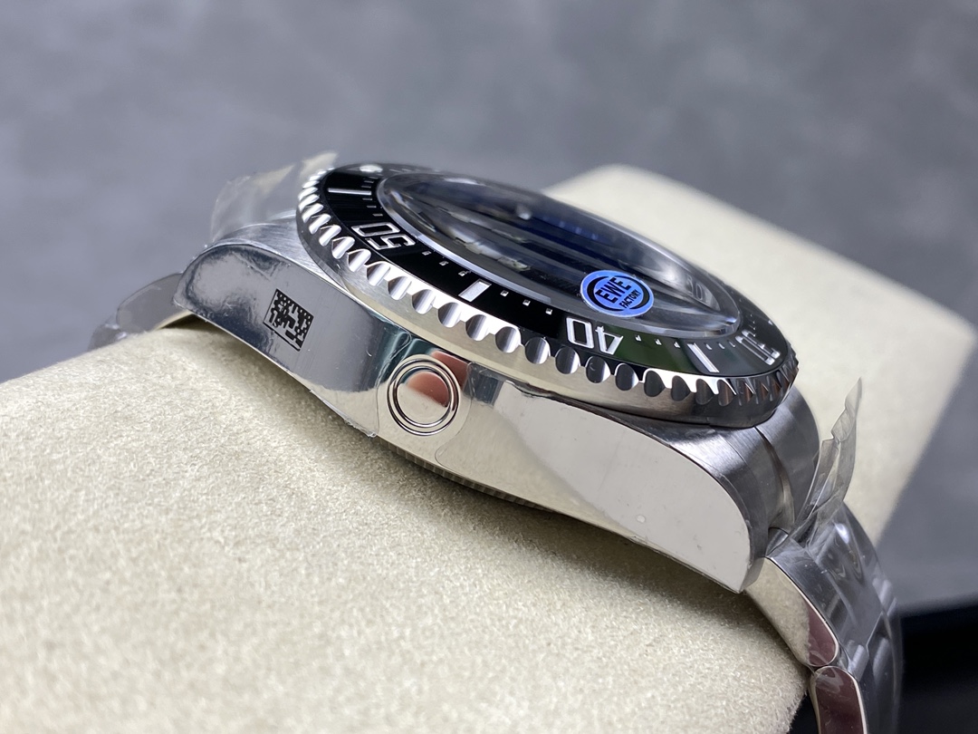 Rolex Sea-Dweller Deepsea 136660 0005 Stainless Steel Black Blue Dial 44MM Mens Replica Watch