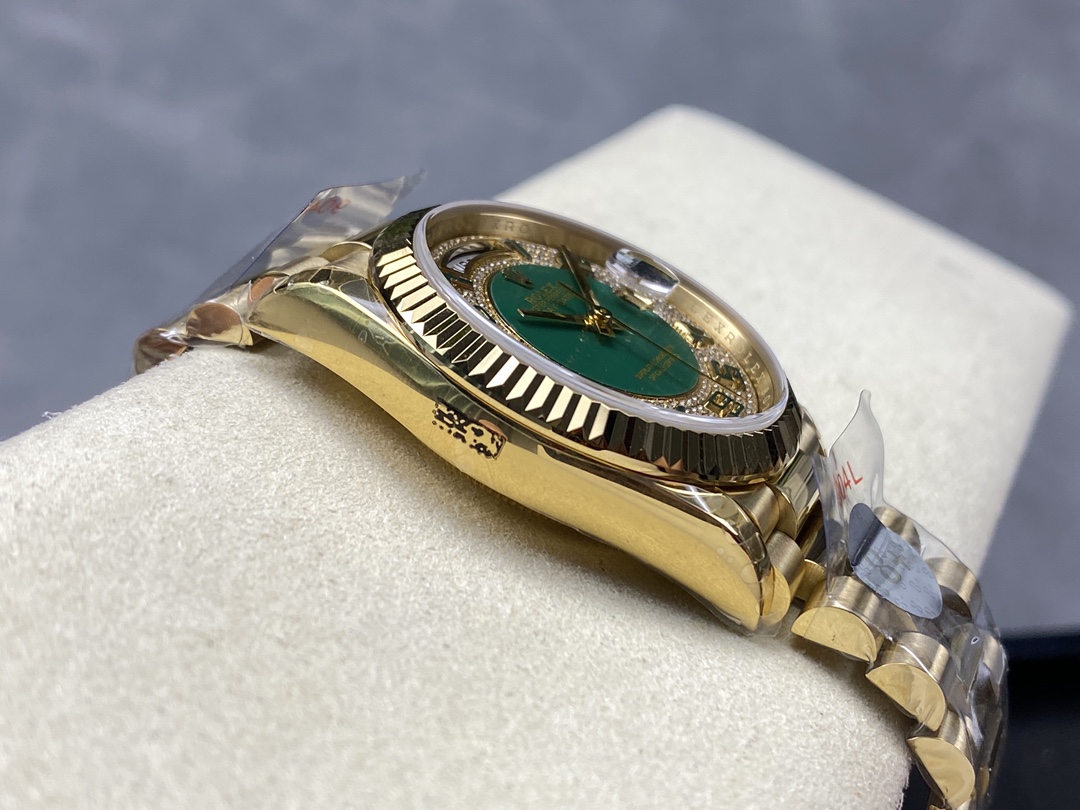 Rolex Day-Date 118238 Yellow Gold Green Diamond Pave Dial 36mm Unisex Replica Watch