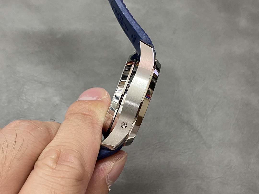 Replica Patek Philippe Aquanaut Blue 5968A 001 42mm Mens Watch