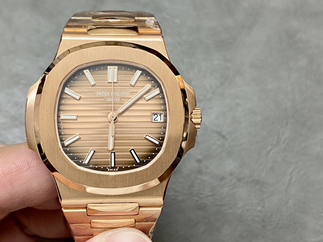 Patek Philippe Nautilus 5711 1R 001 40MM Replica Watch