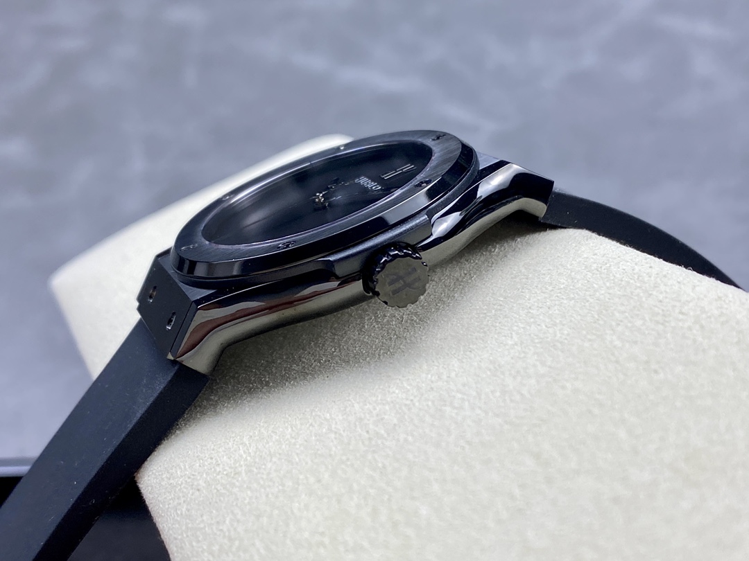 Hublot Classic Fusion 581.CX.1270.RX.MDM 45MM Mens