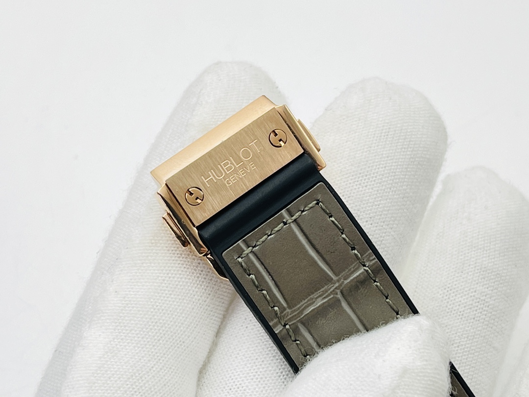 Hublot Classic Fusion King Gold 565.OX.7180.RX.1204 42mm