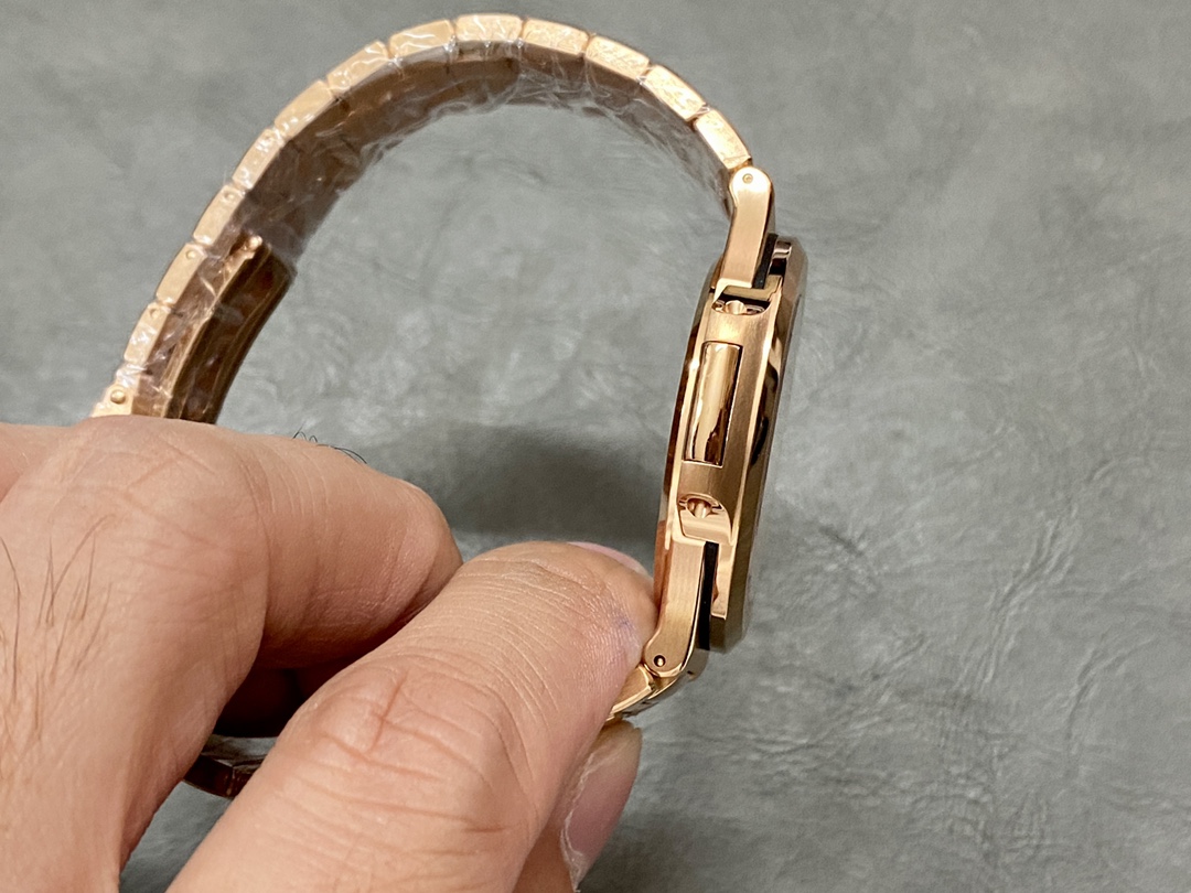 Patek Philippe Nautilus 5711 1R 001 40MM Replica Watch