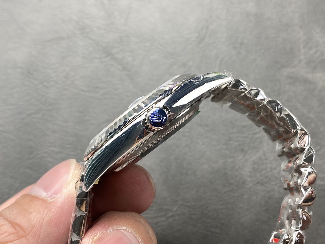 Rolex Datejust 41mm Stainless Steel 126334 0018 Black Index Jubilee