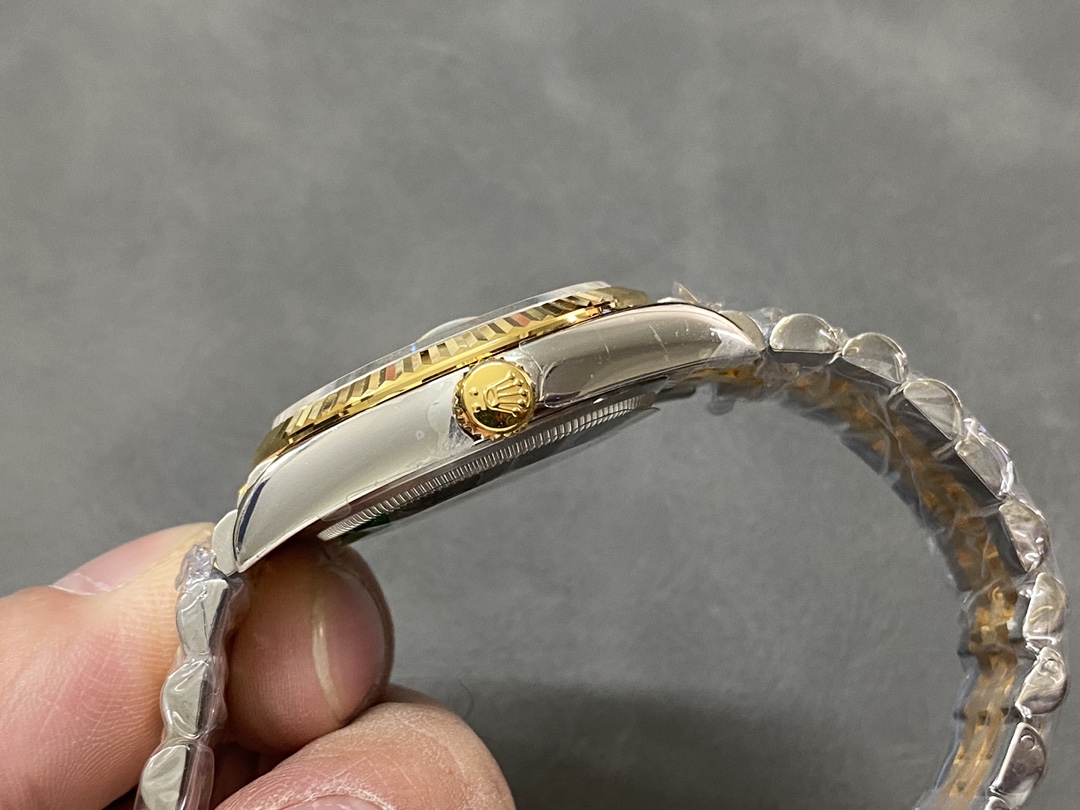 Rolex Datejust 126233 Champagne Jubilee Dial Fluted Bezel 36MM Unisex Replica Watch