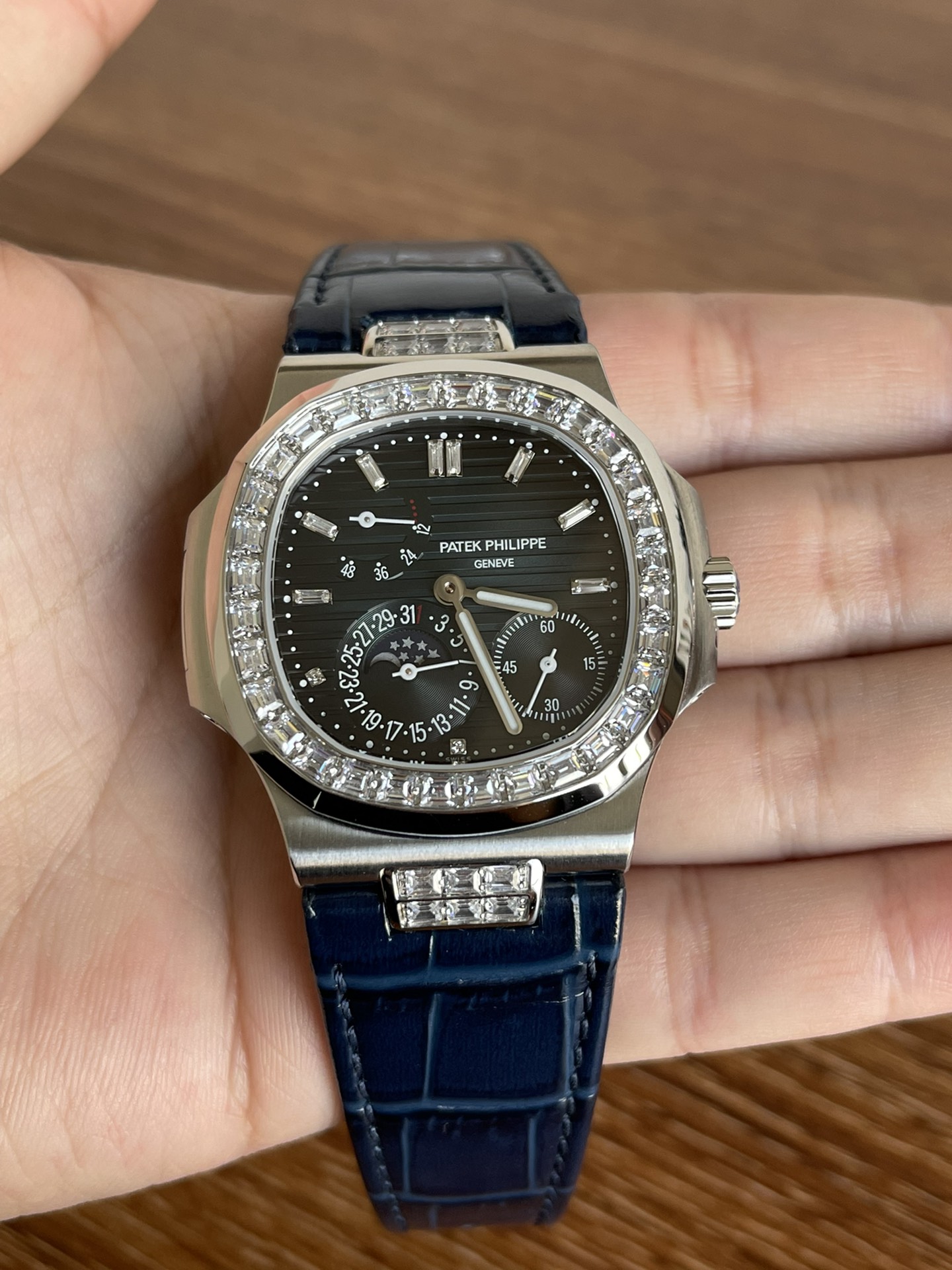Patek Philippe Nautilus Moon Phases Black 5724G 001 40mm