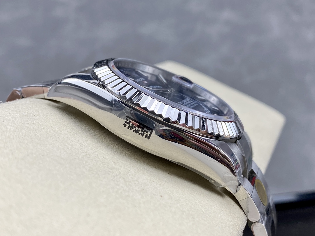 Rolex Sky-Dweller 42 m336934 0005 Stainless Steel Blue Dial Replica Watch