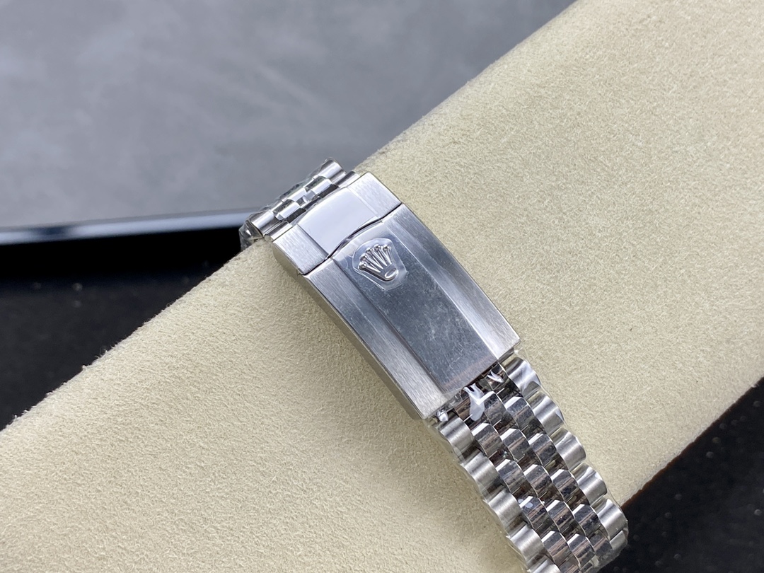 Rolex Datejust 41 Stainless Steel Smooth 126300 0024 Blue Stick Dial