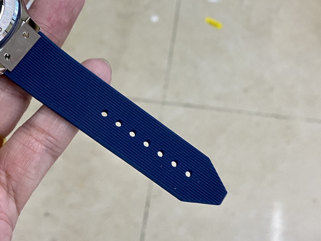 Hublot Classic Fusion 565.NX.1171.RX 38 mm Lady