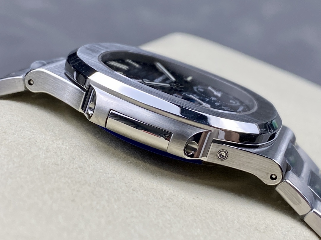 Replica Patek Philippe Nautilus 5712 1A 001 40mm Mens Watch