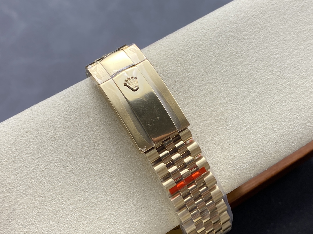 Rolex Sky-Dweller m336938-0004 Yellow Gold Champagne Dial 42mm Mens Replica Watch