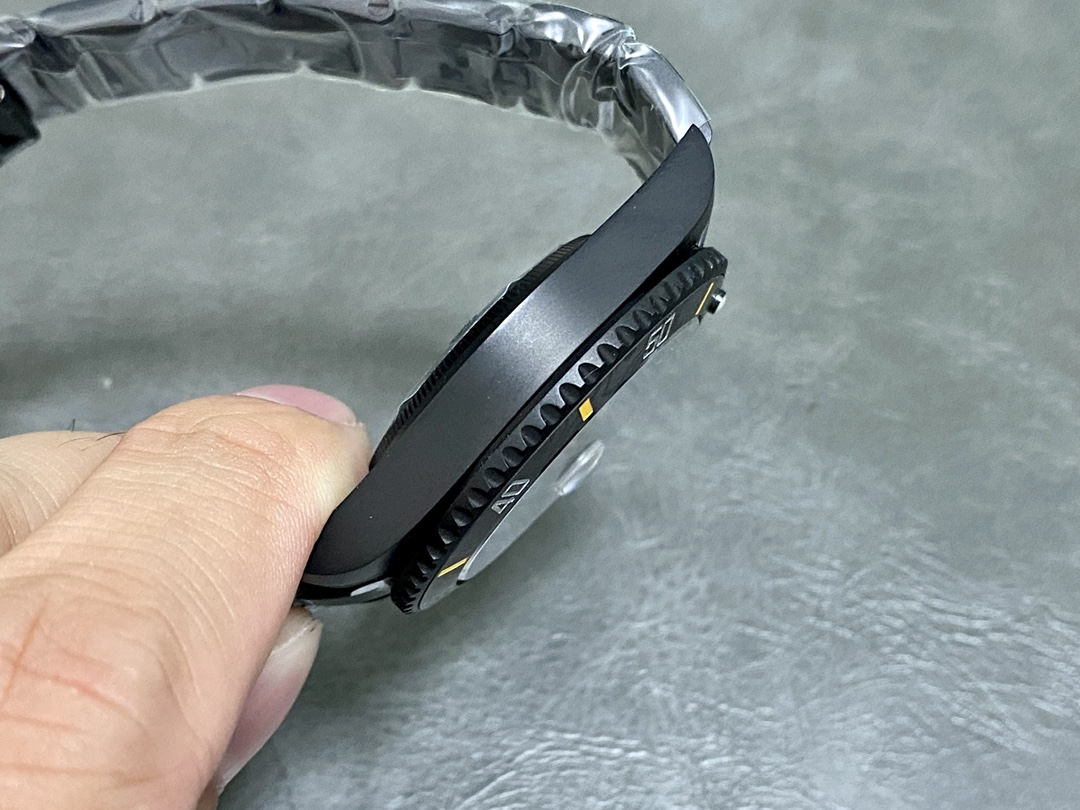 Rolex Submariner 116610 PVD-DLC Stainless Steel Carbon Fiber Bezel Yellow & Black Dial