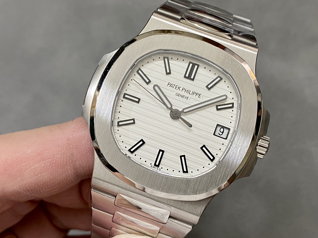 Replica Patek Philippe Nautilus 5711 1A 011 White Dial 40mm Mens Watch
