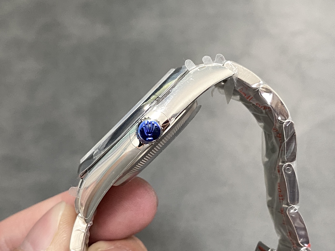 Rolex Oyster Perpetual 39 Red Grape Dial Steel 114300 0002 Men's Watch