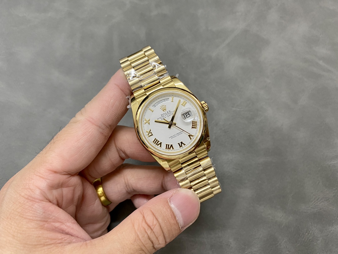 Rolex Day-Date 118208 Yellow Gold White Dial Roman Numeral 36mm Unisex Replica Watch