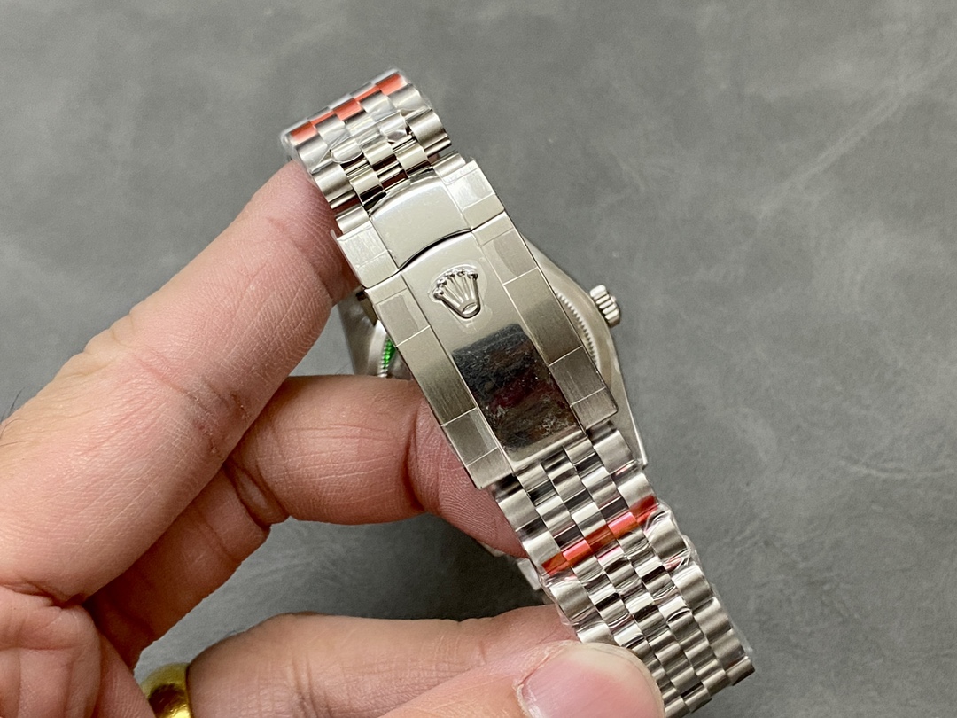 Rolex Datejust 126234 White Mother of Pearl Diamonds Dial 36MM Unisex Replica Watch