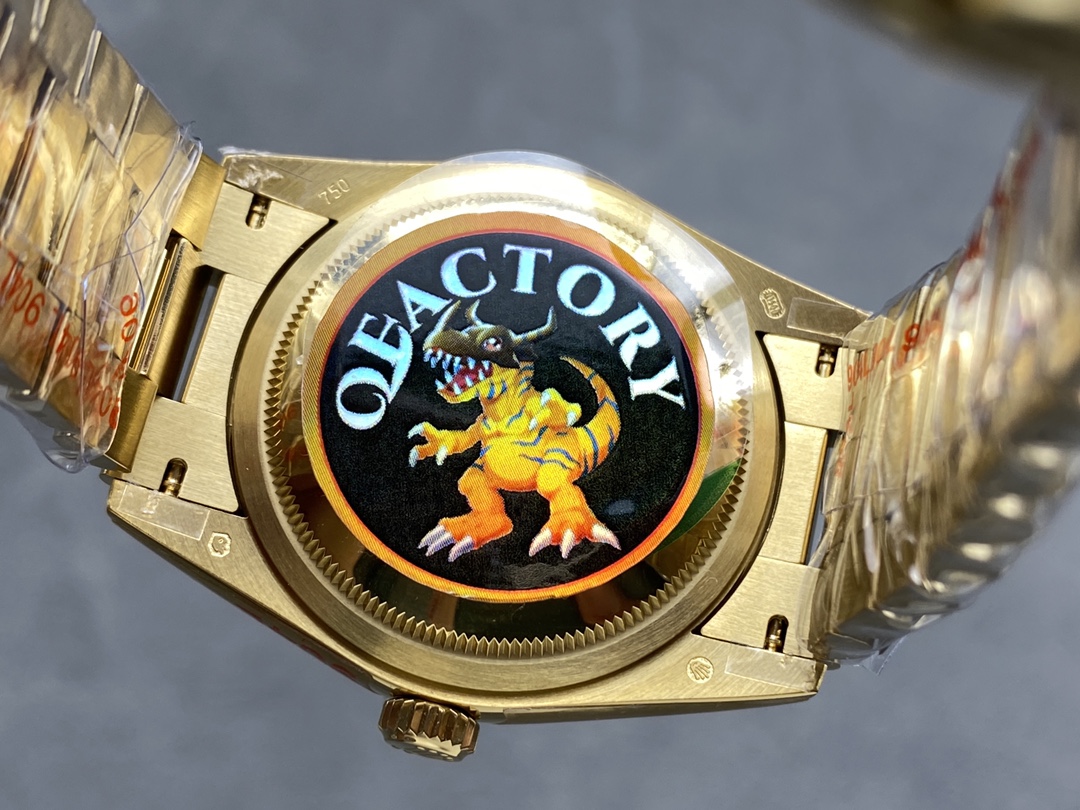 Rolex Day-Date 228238 Champagne Roman Dial Fluted Bezel 40mm Mens Replica Watch