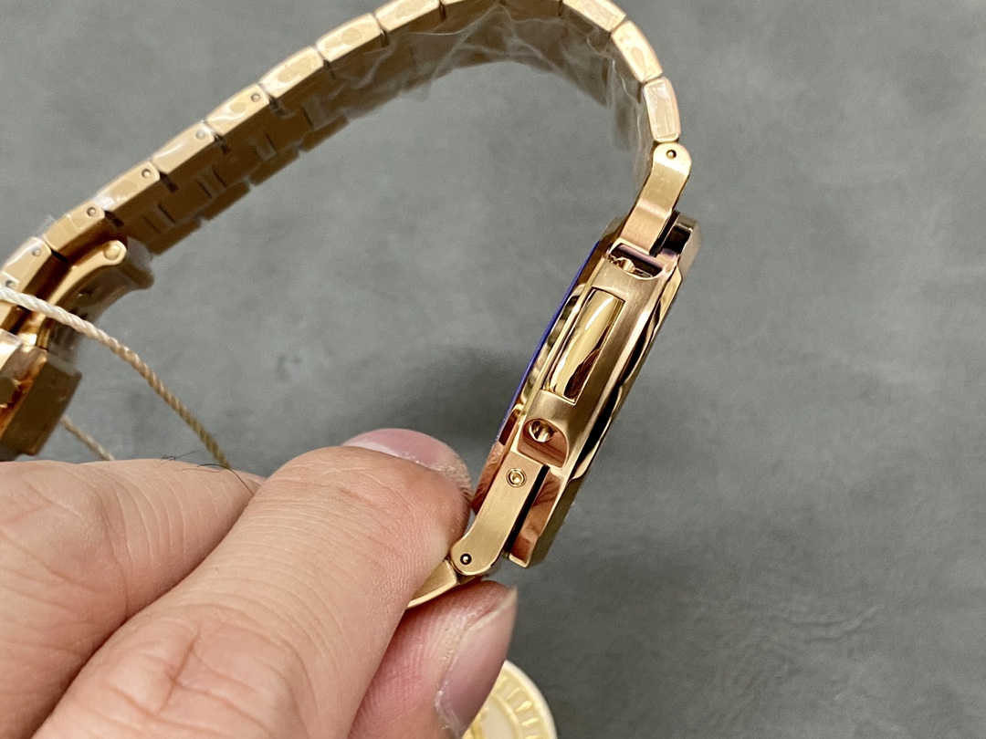 Replica Patek Philippe Nautilus 5712 1R 001 40mm Mens Watch