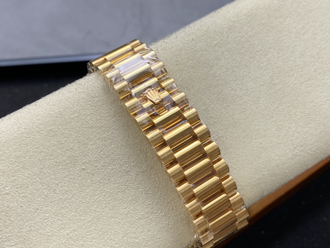 Rolex Day Date 40 Yellow Gold Champagne Dial m228238 0005