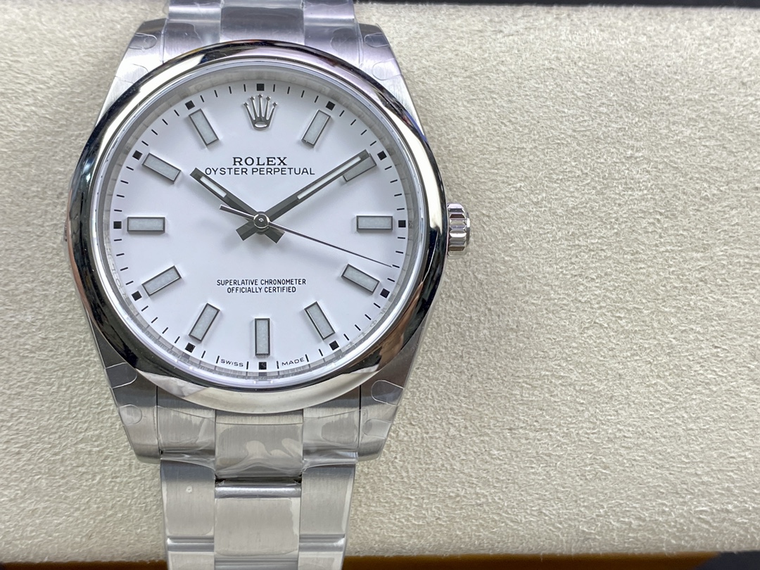 Rolex Oyster Perpetual 114300 White Dial 39mm Mens Replica Watch