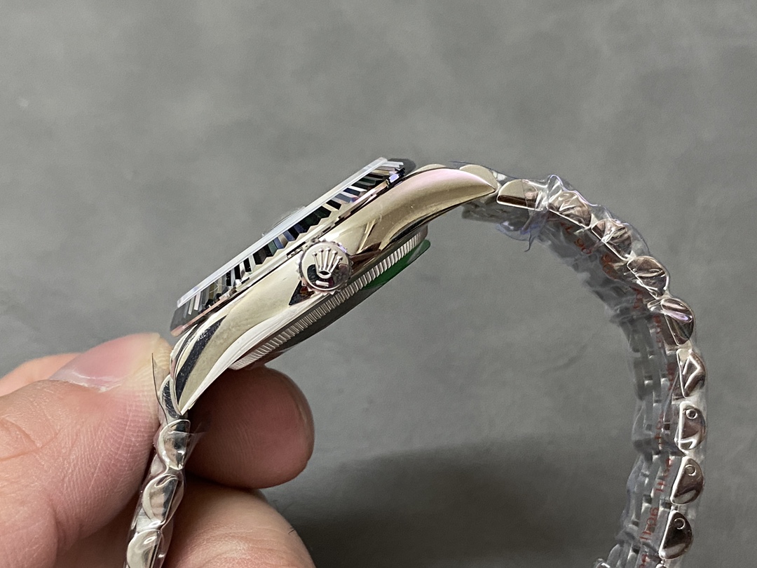 Rolex Datejust 126234 Olive Green Palm Motif Dial 36MM Unisex Replica Watch