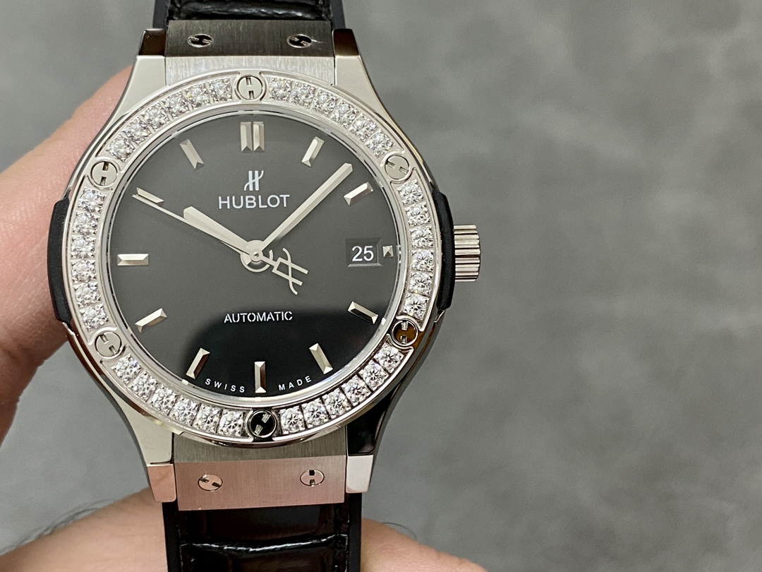 Hublot Classic Fusion 565.nx.1470.lr.1204 38mm